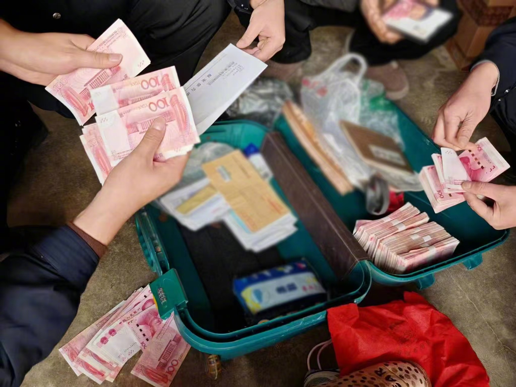 最新带现金几十万能过安检方法分析(最方便真实的瑞安携带现金过安检有具体规定吗方法)